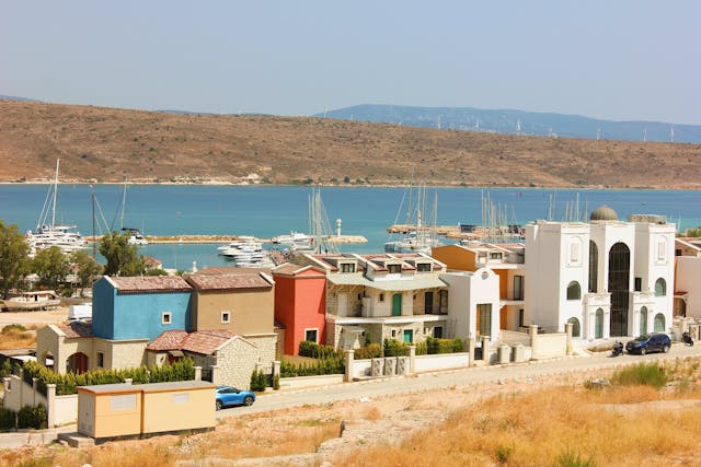 Çeşme’de Günlük Kiralık Yazlıklar: En İyi Seçenekler